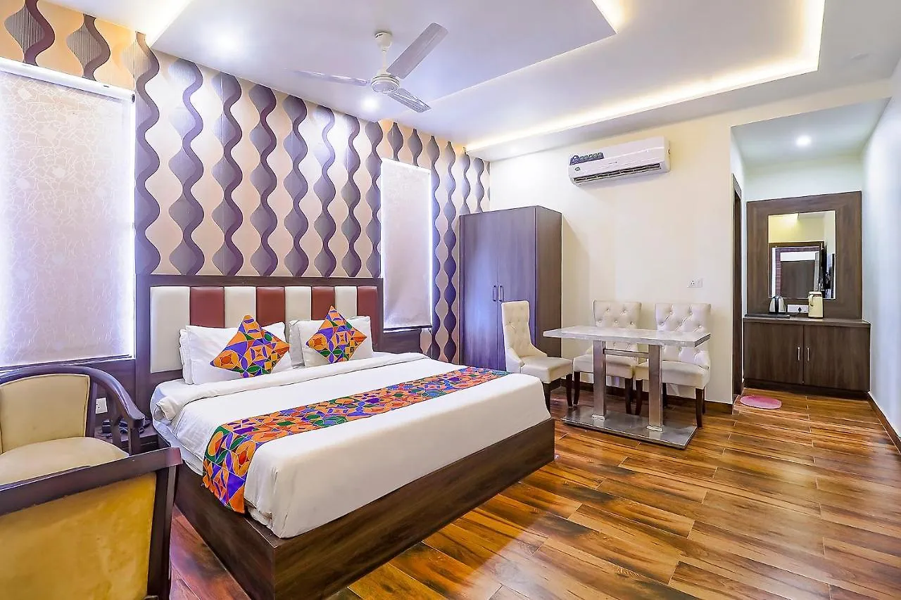 *** Hotel Fabhotel World Link Agra  India